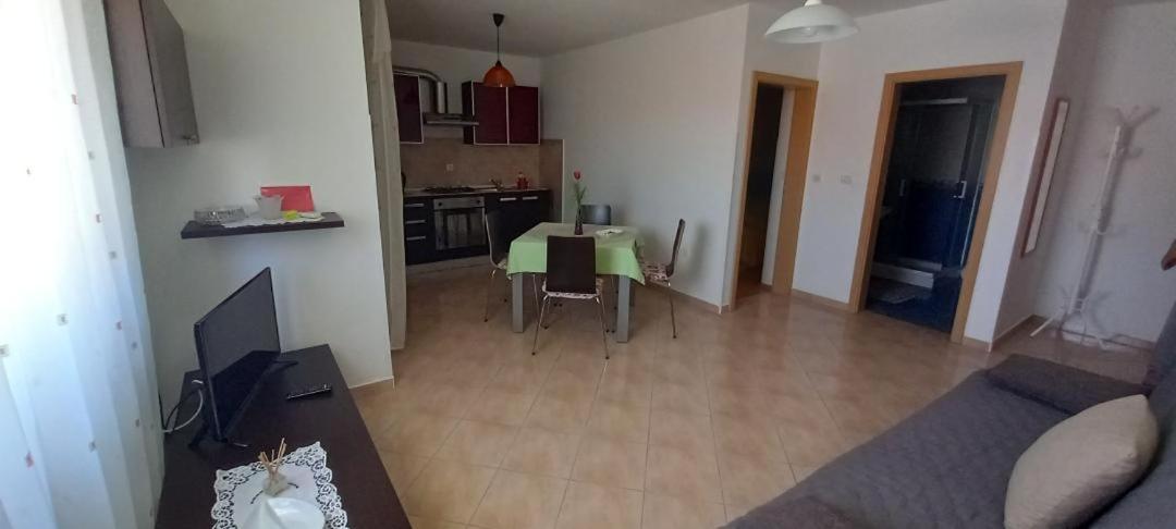 Apartments Buzleta II Fazana Bagian luar foto
